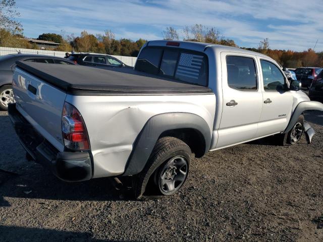 3TMLU4EN6BM064329 - 2011 TOYOTA TACOMA DOUBLE CAB SILVER photo 3