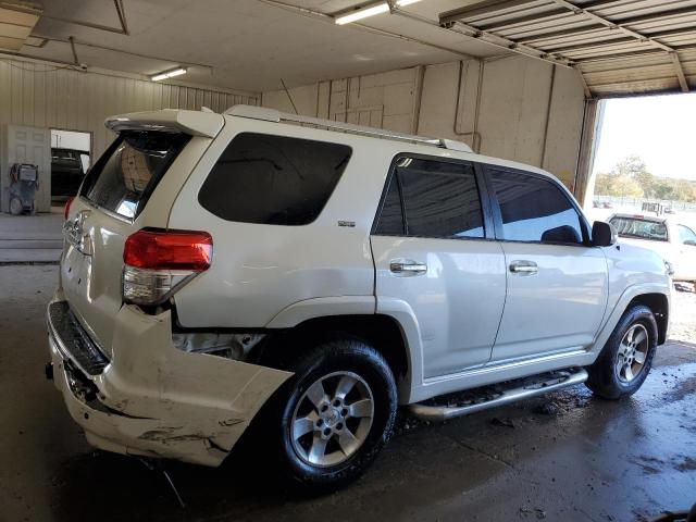 JTEBU5JR7B5042089 - 2011 TOYOTA 4RUNNER SR5 თეთრი ფოტო 3