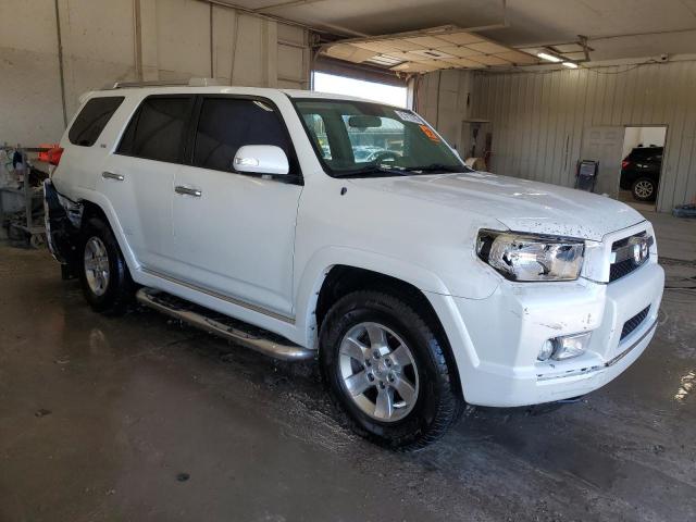 JTEBU5JR7B5042089 - 2011 TOYOTA 4RUNNER SR5 თეთრი ფოტო 4