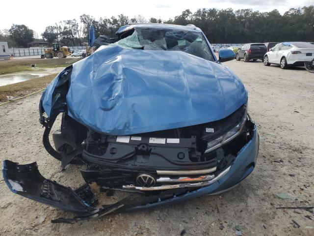 1V26E2CA4LC227964 - 2020 VOLKSWAGEN ATLAS CROS SE BLUE photo 5