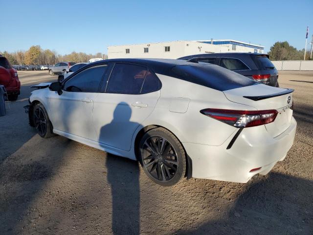 4T1B61HK5KU234791 - 2019 TOYOTA CAMRY XSE WHITE photo 2
