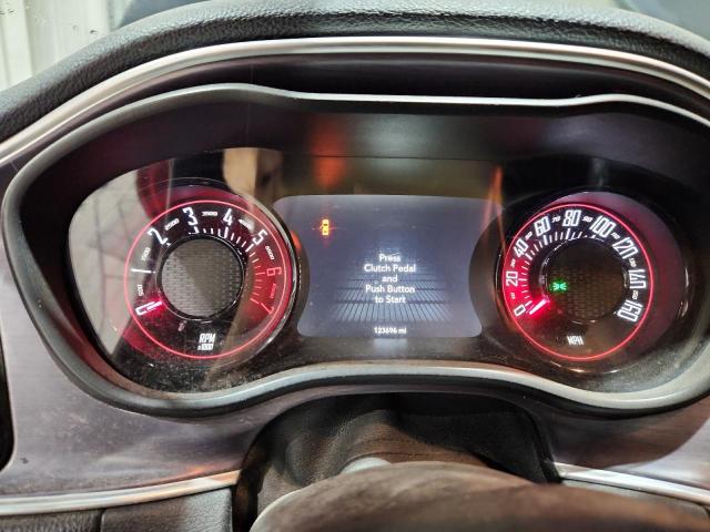 2C3CDZBT5GH299976 - 2016 DODGE CHALLENGER R/T TWO TONE photo 9