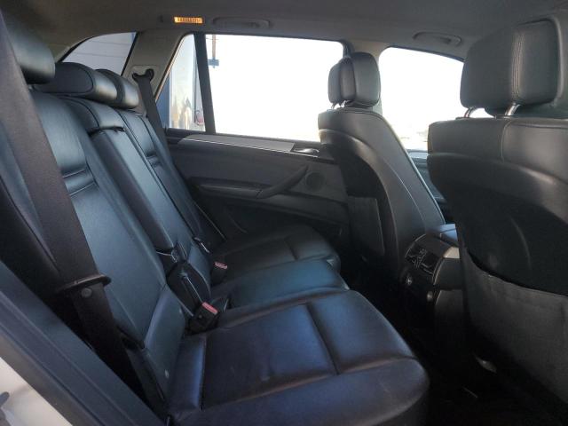 5UXZV4C56CL756067 - 2012 BMW X5 XDRIVE35I WHITE photo 11