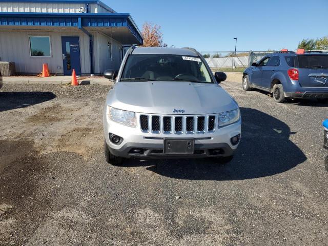 1C4NJDBB6CD624018 - 2012 JEEP COMPASS SPORT Silber Foto 5