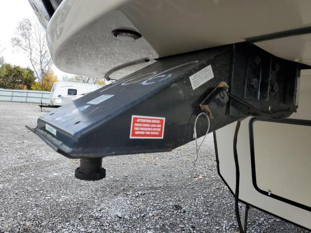 4YDF38526JA742406 - 2018 KEYSTONE MONTANA HI TAN photo 9