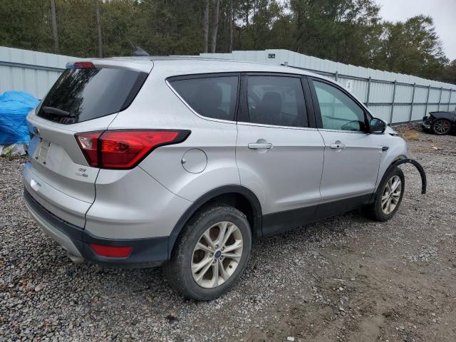 1FMCU9GD0KUC51476 - 2019 FORD ESCAPE SE SILVER photo 3