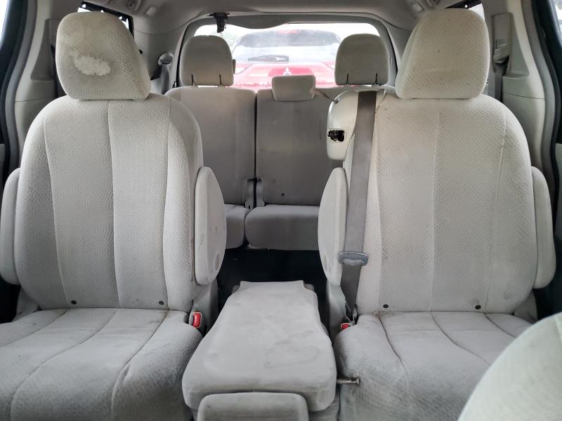 5TDKK3DC2BS131858 - 2011 TOYOTA SIENNA LE Բորդո լուսանկար 10