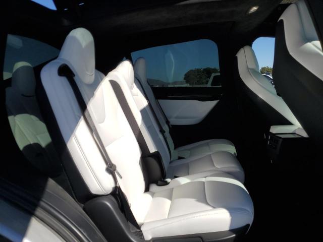 5YJXCAE21JF117787 - 2018 TESLA MODEL X SILVER photo 11