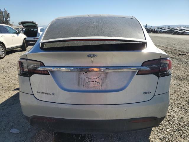 5YJXCAE21JF117787 - 2018 TESLA MODEL X SILVER photo 6