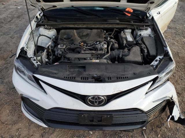 4T1C11AK8NU638220 - 2022 TOYOTA CAMRY LE WHITE photo 11
