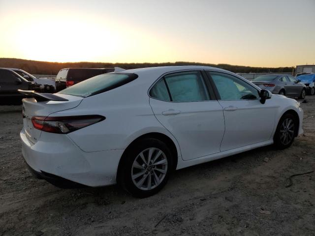 4T1C11AK8NU638220 - 2022 TOYOTA CAMRY LE WHITE photo 3