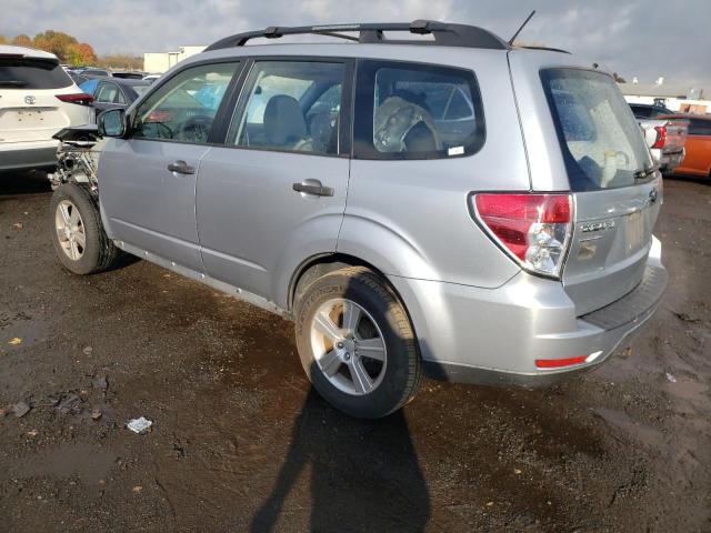 JF2SHABC4DH442349 - 2013 SUBARU FORESTER 2.5X SILVER photo 2
