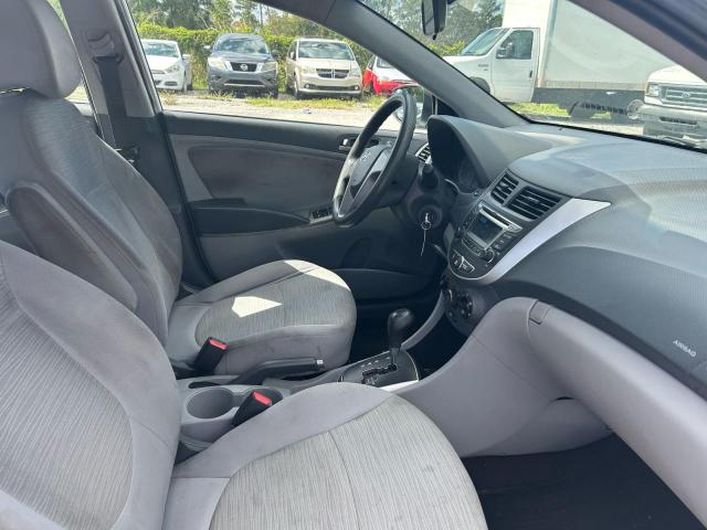 KMHCT4AE5HU333302 - 2017 HYUNDAI ACCENT SE SILVER photo 5