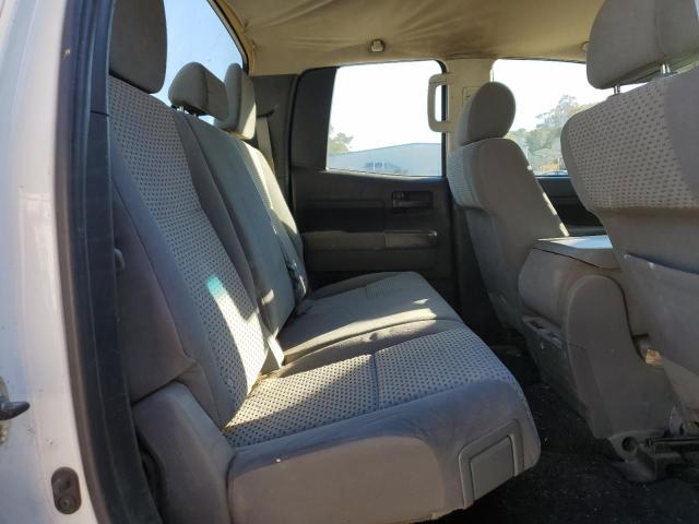 5TFRM5F12CX044487 - 2012 TOYOTA TUNDRA DOUBLE CAB SR5 WHITE photo 10