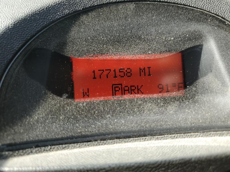 2G2WP552X81182808 - 2008 PONTIAC GRAND PRIX WHITE photo 9