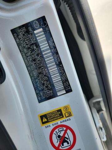 JTHBW1GG2G2131427 - 2016 LEXUS ES 300H WHITE photo 13