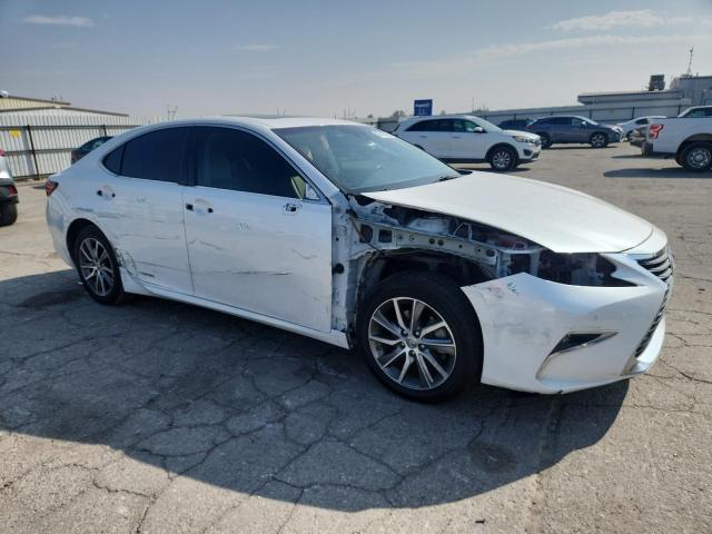 JTHBW1GG2G2131427 - 2016 LEXUS ES 300H WHITE photo 4