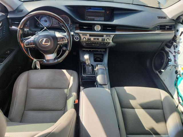 JTHBW1GG2G2131427 - 2016 LEXUS ES 300H WHITE photo 8