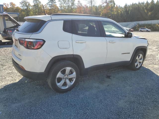 3C4NJCBB8JT194123 - 2018 JEEP COMPASS LATITUDE أبيض صورة 3