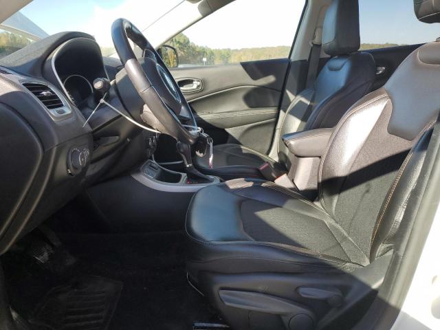 3C4NJCBB8JT194123 - 2018 JEEP COMPASS LATITUDE أبيض صورة 7