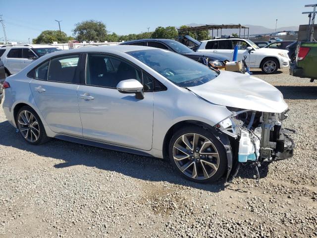 5YFS4MCE8NP098199 - 2022 TOYOTA COROLLA SE Gümüş fotoğraf 4