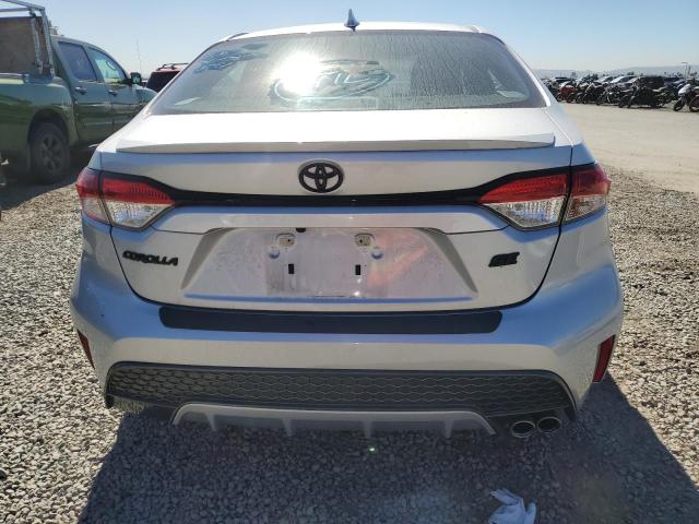 5YFS4MCE8NP098199 - 2022 TOYOTA COROLLA SE Gümüş fotoğraf 6