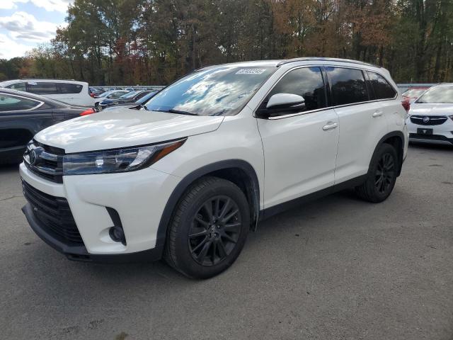 2019 TOYOTA HIGHLANDER SE, 