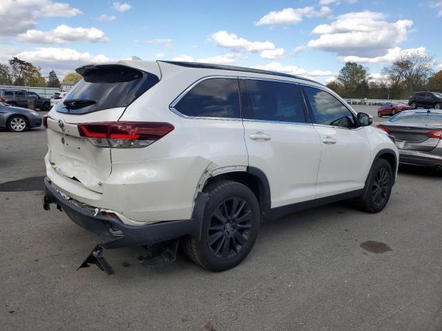 5TDKZRFH6KS355531 - 2019 TOYOTA HIGHLANDER SE Weiß Foto 3