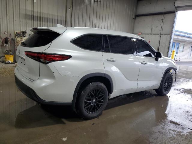 5TDGZRBH3NS581445 - 2022 TOYOTA HIGHLANDER XLE WHITE photo 3