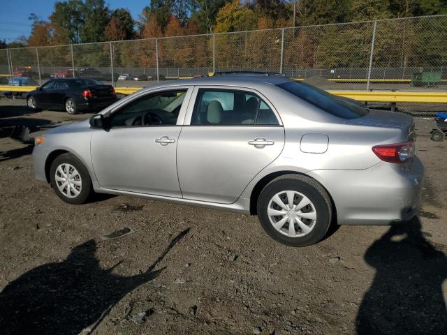 2T1BU4EE7CC834494 - 2012 TOYOTA COROLLA BASE فضي صورة 2