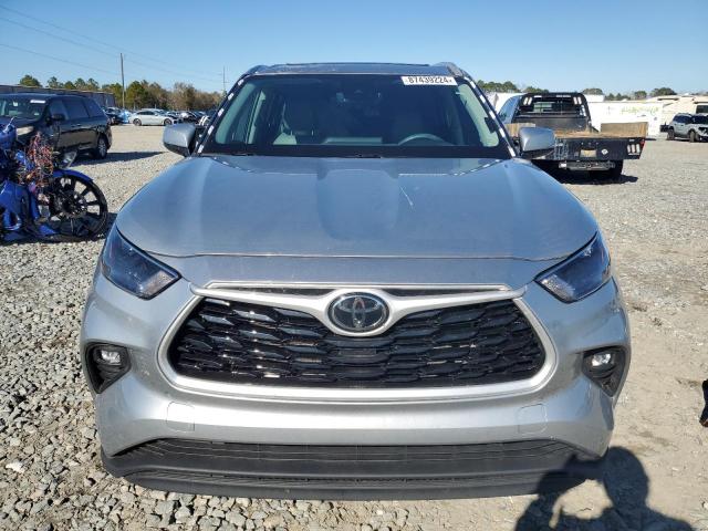 5TDGZRAH8NS142260 - 2022 TOYOTA HIGHLANDER XLE SILVER photo 5