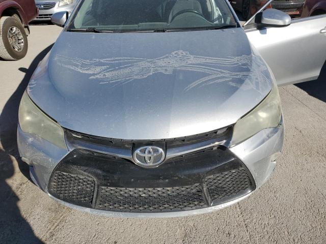 4T1BF1FK8FU486382 - 2015 TOYOTA CAMRY LE SILVER photo 11