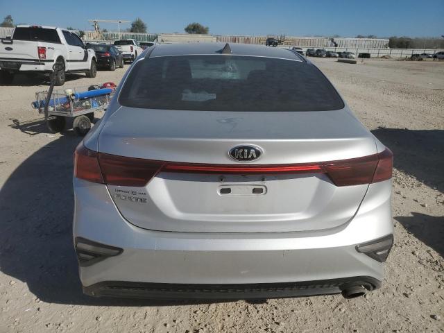 3KPF24AD9KE013899 - 2019 KIA FORTE FE SILVER photo 6