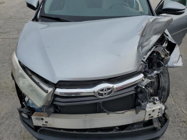 5TDKKRFH1FS117614 - 2015 TOYOTA HIGHLANDER XLE 银色 照片 12