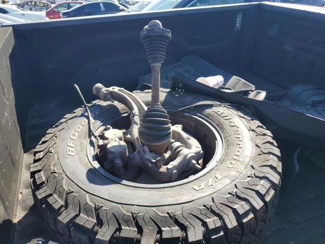 1C6RR7YT3JS135720 - 2018 RAM 1500 REBEL Schwarz Foto 12