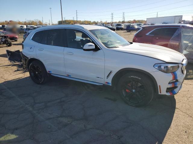 5UXTR9C54JLC77136 - 2018 BMW X3 XDRIVE30I WHITE photo 4