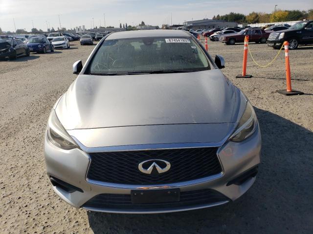 SJKCH5CPXJA057522 - 2018 INFINITI QX30 BASE SILVER photo 5