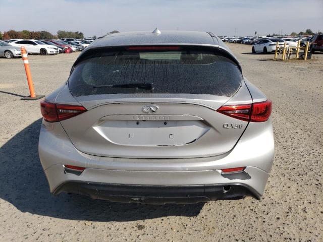 SJKCH5CPXJA057522 - 2018 INFINITI QX30 BASE SILVER photo 6