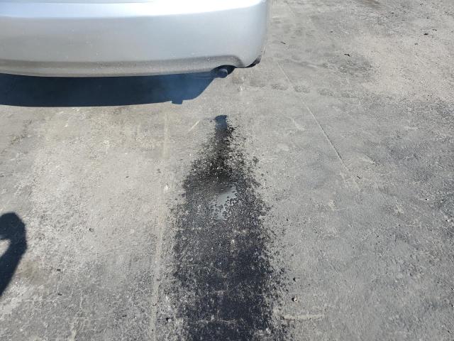 4T4BF3EK4BR090544 - 2011 TOYOTA CAMRY BASE Silber Foto 12