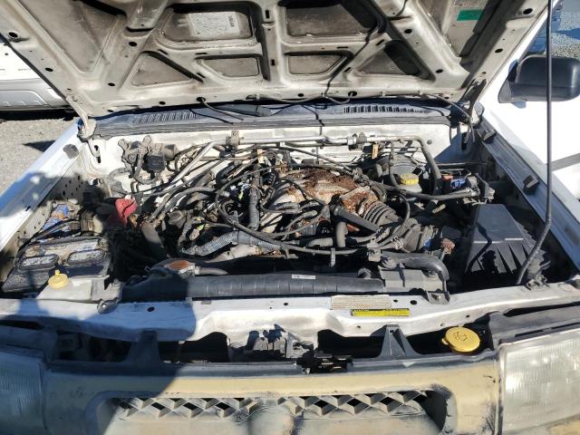 5N1ED28T11C502032 - 2001 NISSAN XTERRA XE WHITE photo 12