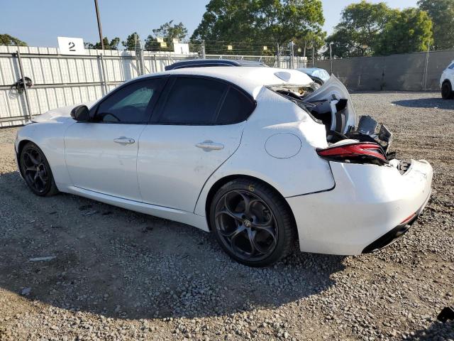ZARFAECN0J7597158 - 2018 ALFA ROMEO GIULIA TI WHITE photo 2
