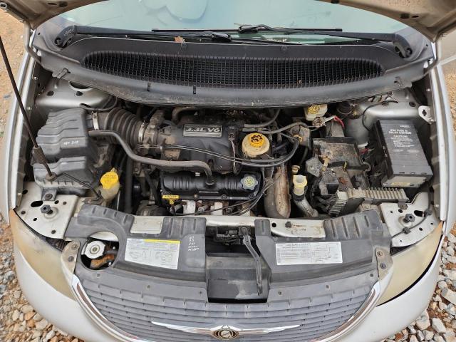 2C4GP243X3R241813 - 2003 CHRYSLER TOWN & COU SILVER photo 12