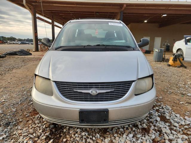 2C4GP243X3R241813 - 2003 CHRYSLER TOWN & COU SILVER photo 5