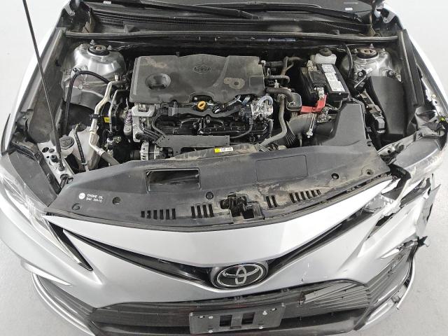 4T1C11AK0PU828242 - 2023 TOYOTA CAMRY LE 银色 照片 11