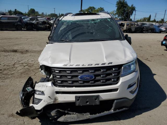 1FM5K7D81HGD55380 - 2017 FORD EXPLORER XLT Белый фото 5