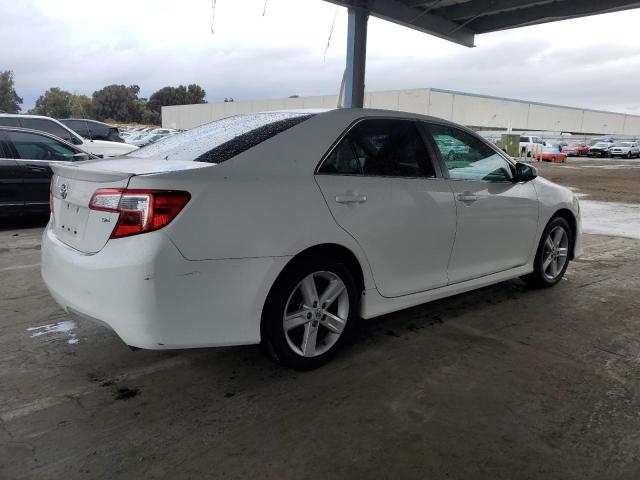 4T1BF1FK1CU591275 - 2012 TOYOTA CAMRY BASE Weiß Foto 3