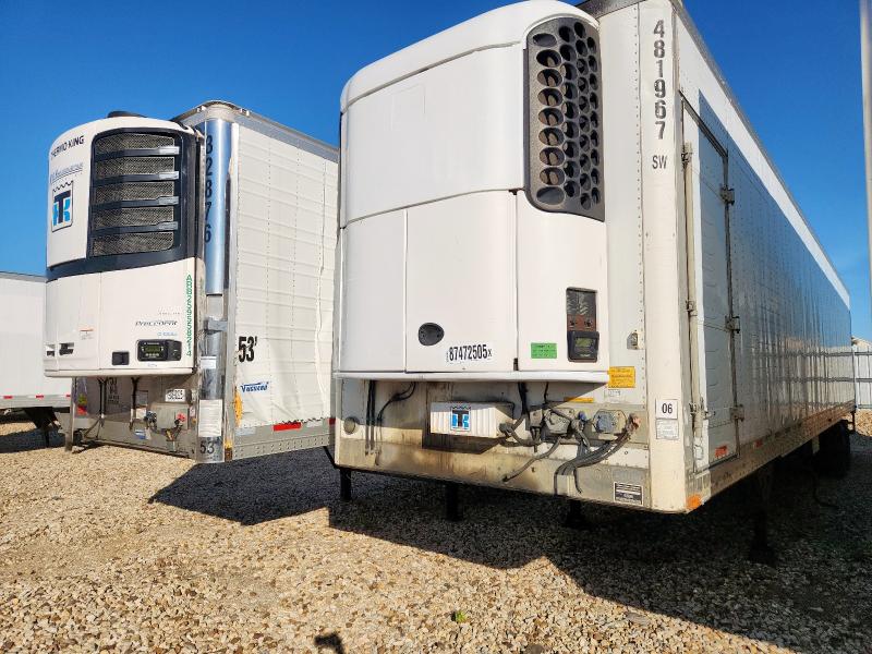 1UYVS248XDU630121 - 2013 UTILITY VS2RA WHITE photo 2