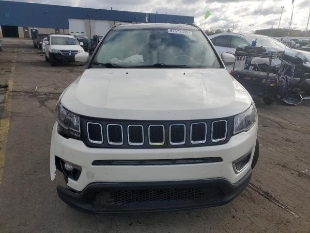 3C4NJDCBXKT767092 - 2019 JEEP COMPASS LIMITED أبيض صورة 5