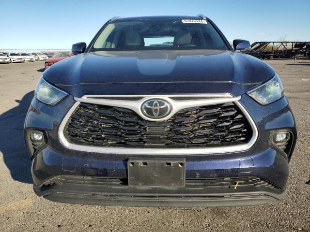 5TDGZRBH7NS570528 - 2022 TOYOTA HIGHLANDER XLE 蓝色 照片 5