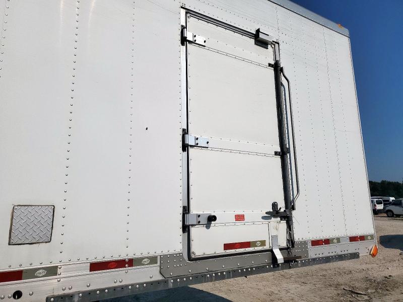 1UYVS2484EU844121 - 2014 UTILITY VS2RA თეთრი ფოტო 5